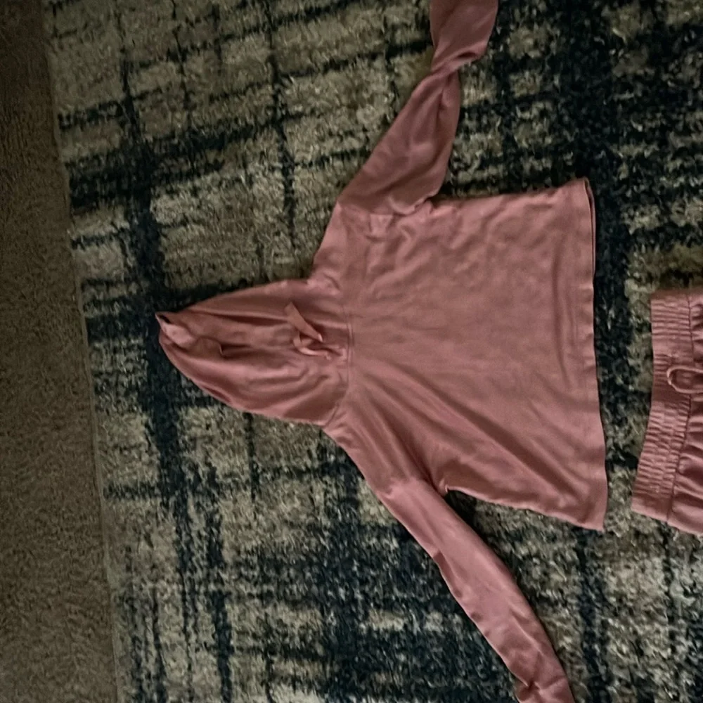 To small - Picture 1 of 6